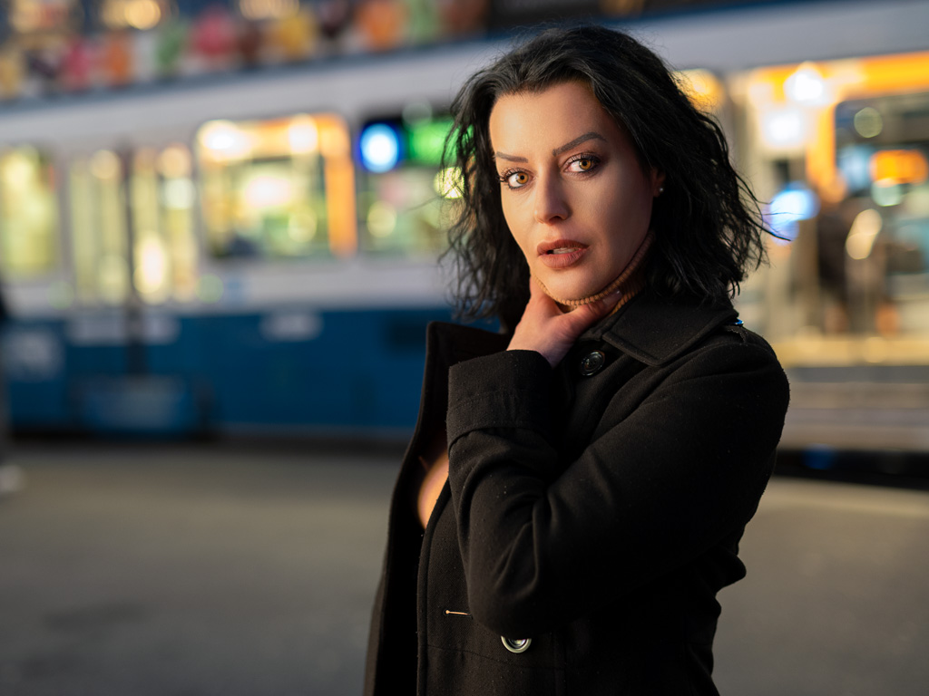 Portrait bei Nacht am Paradeplatz