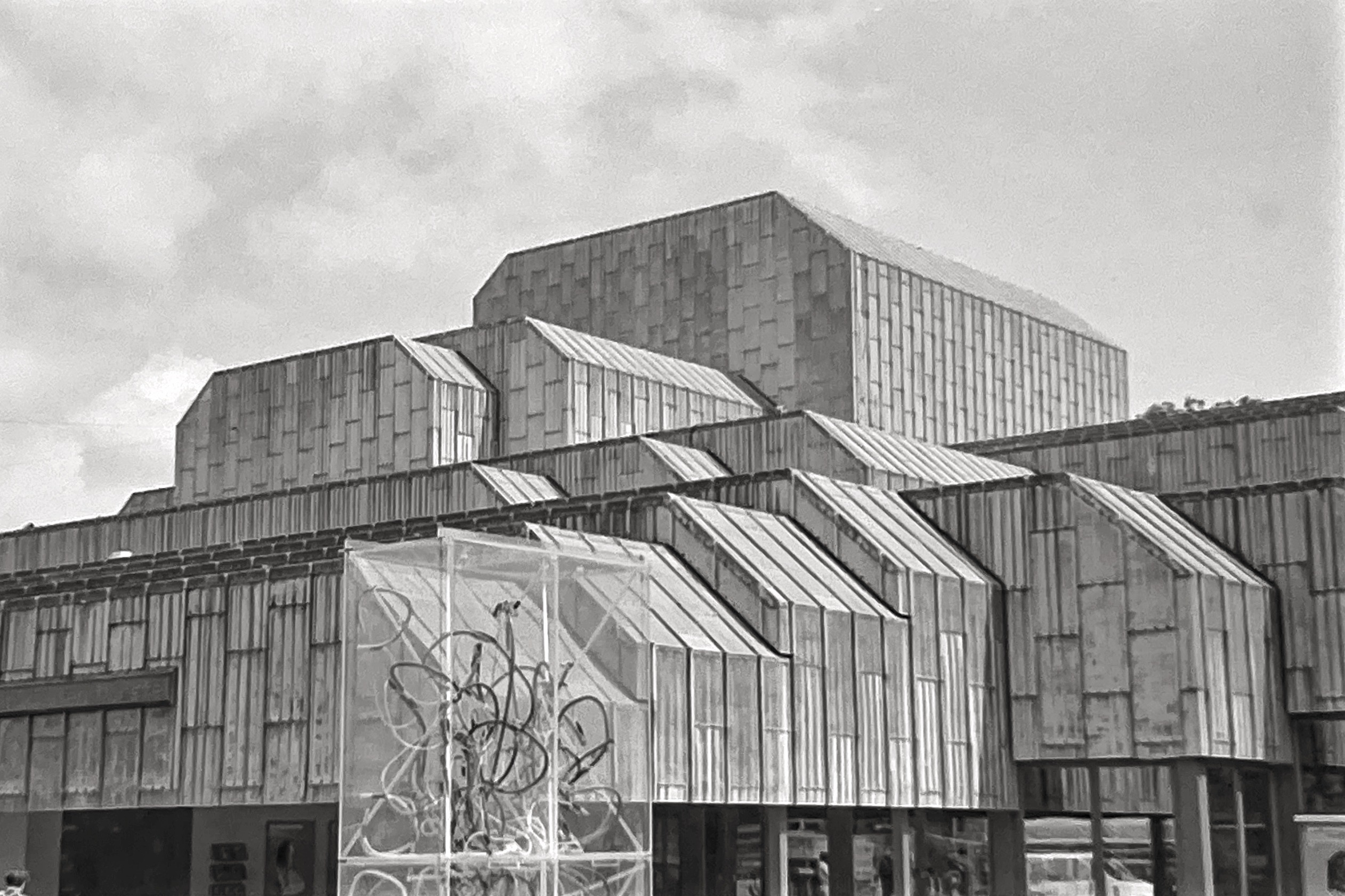 Das fertig konvertierte Bild zeigt das Stadttheater Winterthur.