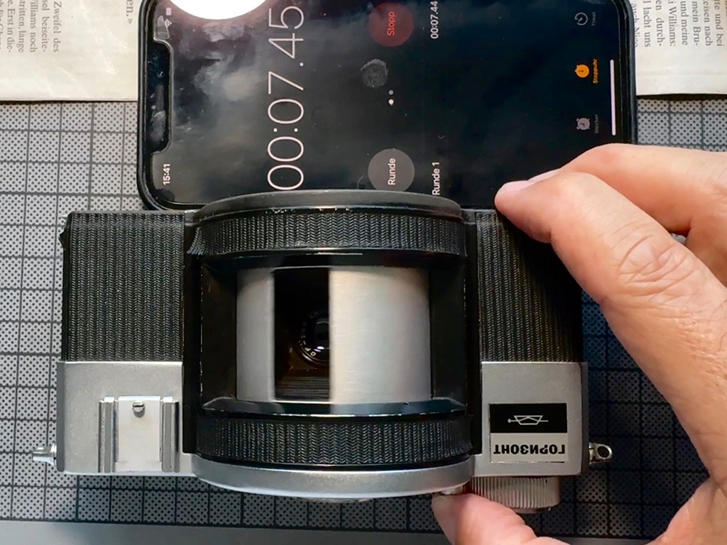 Das Testset, mit dem die Drehgeschwindigkeit des Objektivs gemessen wurde.