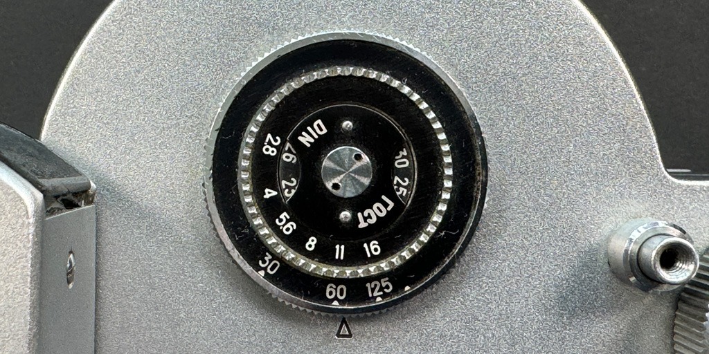 Detail der Einstellungsringe fpr Verschlusszeiten und Blenden