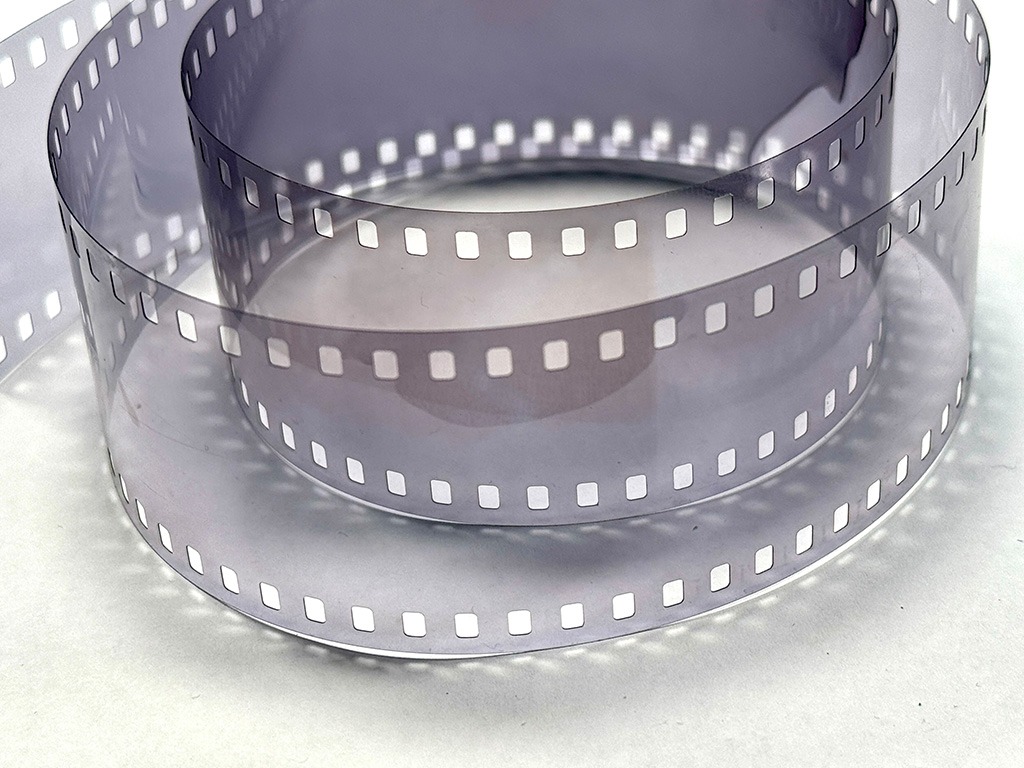 Transparenter Filmstreifen nach einem Fehlversuch mit Caffenol.