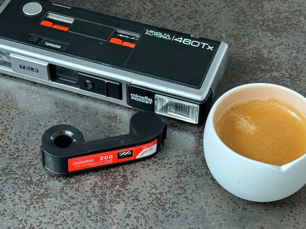 Pocketkamera Minolta Autopak 460Tx mit Filmkassette