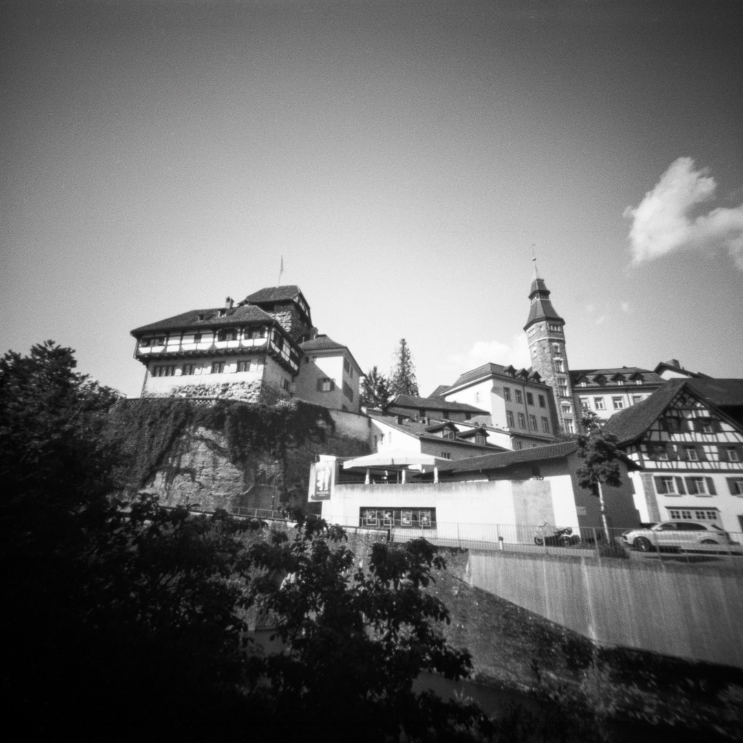 Schloss und Rathaus Frauenfeld, aufgenommen mit der terraPin OSKAR Tuxedo auf ILFORD Pan F Plus
