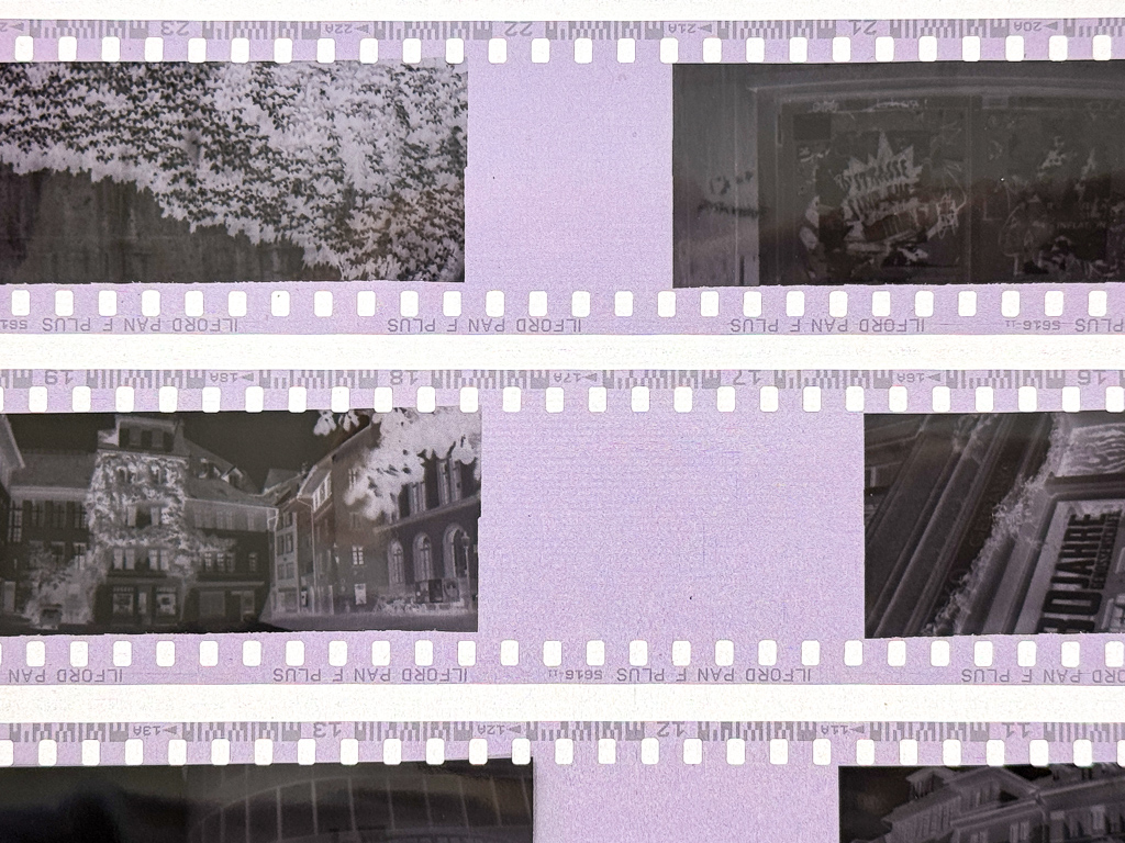 Die abgebildeten Filmstreifen zeigen die grossen Abstände zwischen den einzelnen Bildern.