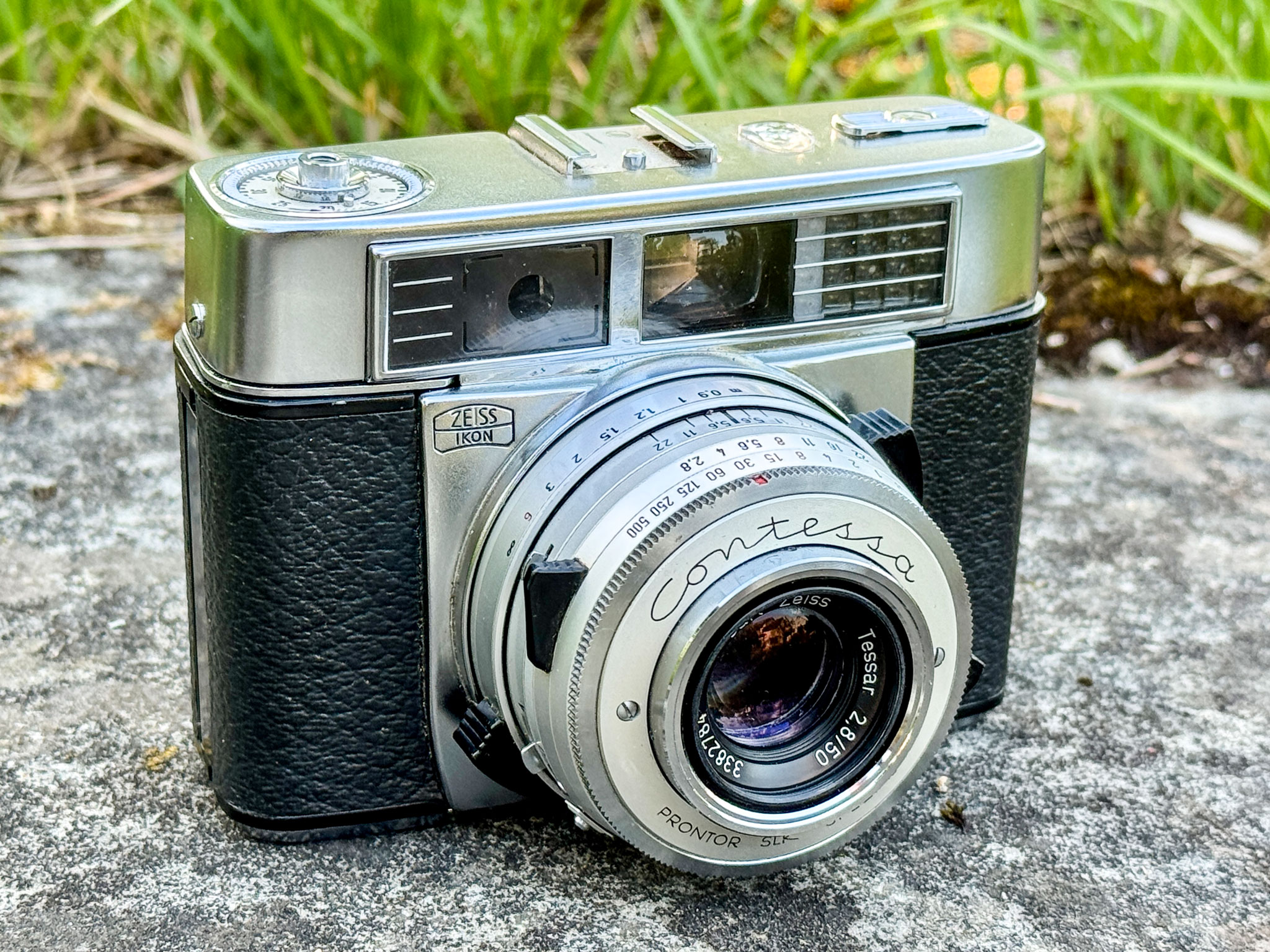 Die analoge Kamera Contessa Matic E