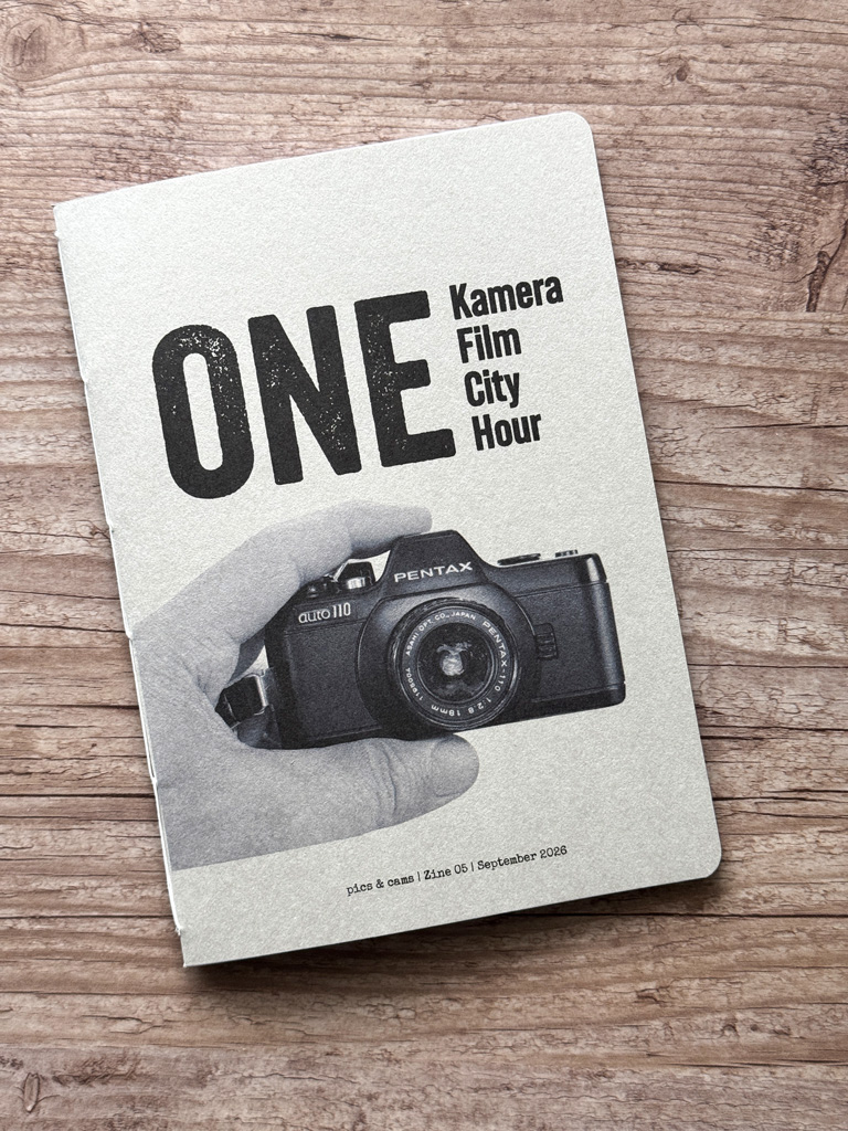 Zine05/2026 Pentax auto 110 Cover Cover des PhotoZines 05, September 2026.